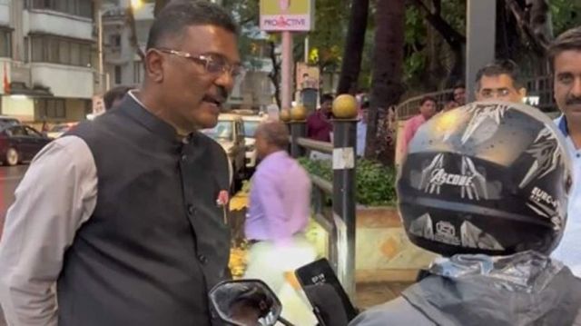 Pratap Sarnaik catches illegal Rapido bikes in action