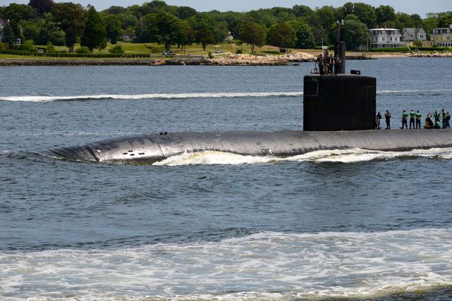 Prima reacție a Kremlinului, după ce Donald Trump a ordonat desfășurarea a două submarine nucleare în apropiere Rusiei