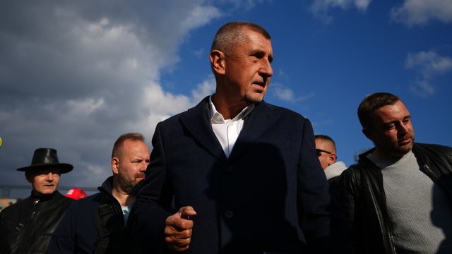 Партията на Андрей Бабиш води в проучванията преди парламентарния вот в Чехия