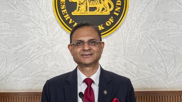 RBI keeps repo rate unchanged at 5.25%