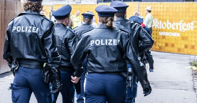 Pachatelé zajali rukojmí při přepadení banky na západě Německa