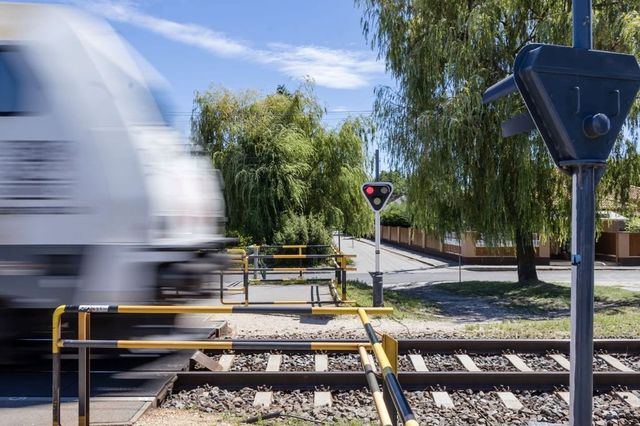 Halálra gázolt egy nőt a vonat Vácon