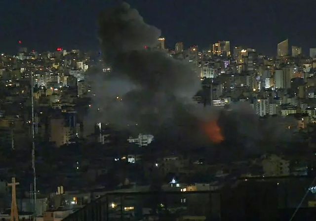 Guerra en Oriente Medio: Irán 'celebra' el nombramiento de su nuevo líder con otra oleada de ataques en el Golfo