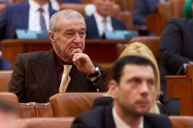 Gigi Becali, pe masa de operație. Patronul FCSB explică