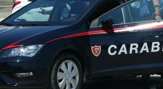 Alessandria, donna uccisa per strada con una coltellata alla gola a Vignale Monferrato