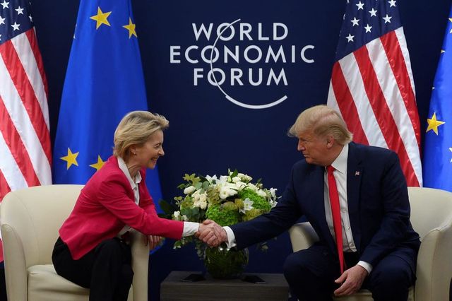 Trump és Von der Leyen Skóciában egyezhetnek meg a vámokról