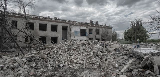 În Donbas este „iadul”, afirmă Zelenski, pe fondul intensificării presiunilor Rusiei