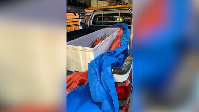 Dichiarata morta, bussa dalla bara prima della cremazione