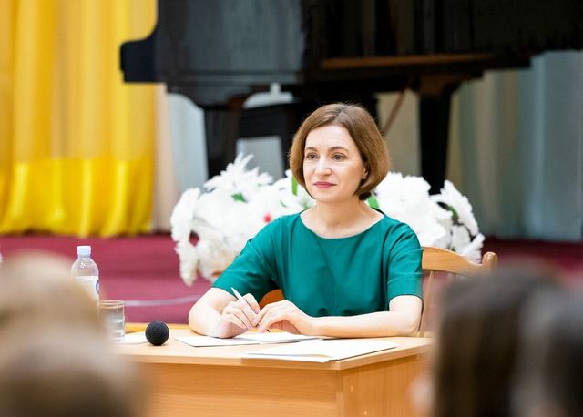 Oficial e limba română! Președinta Maia Sandu a promulgat legea care prevede excluderea „limbii moldovenești” în toate legile R. Moldova