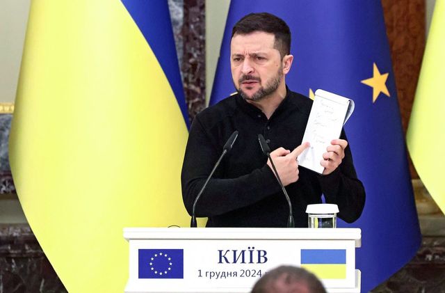 Zelensky, 'tregua solo dopo l'invito Nato e armi sufficienti'