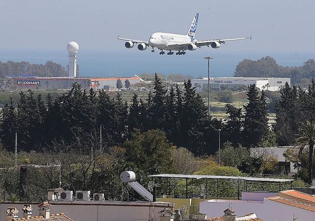Detenido en Málaga por agresión sexual a una pasajera en pleno vuelo