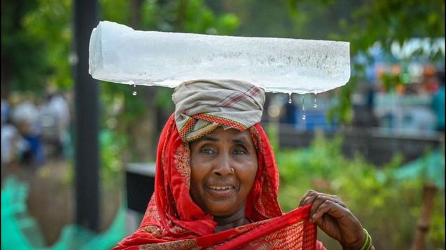 Isolated rains hit Delhi, but humidity remains high