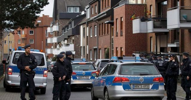 Útočník v metru v centru Paříže pobodal tři ženy