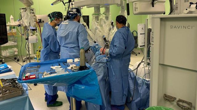 Stacca apparecchi che tengono in vita la madre, arrestato