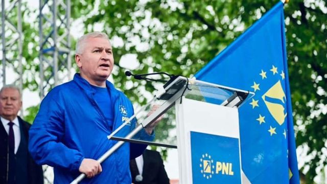 Florin Roman: Tudose, slujitor credincios la PSDragnea. Dacă mai atacă PNL, să se aștepte că vor fi taxați