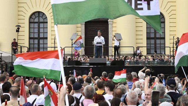 Magyar Péter megtagadta a magyar jelöltet, inkább egy görögöt választott