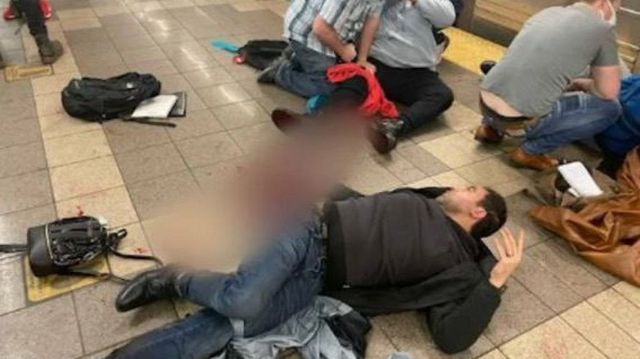 Полиция Нью-Йорка не считает стрельбу в метро терактом
