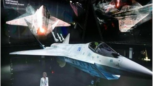 Rusia a prezentat un avion de luptă de ultimă generație