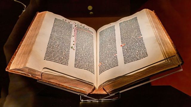 Világraszóló felfedezés a Széchényi Könyvtárban, előkerült Gutenberg 36 soros bibliájának egy töredéke