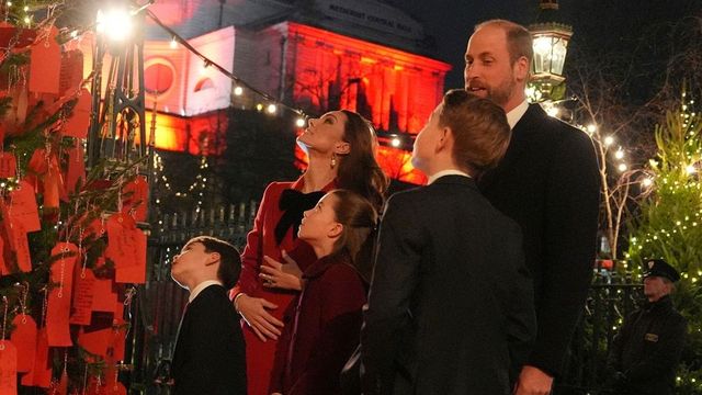 Kate Middleton reflects on ‘difficult times’ at Christmas service; shares handwritten notes with guests