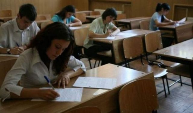 Zeci de promovați după contestații