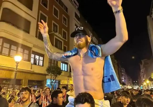 El Athletic sorprende a sus aficionados con una inusual fiesta en las calles de Bilbao por su triunfo en la Copa