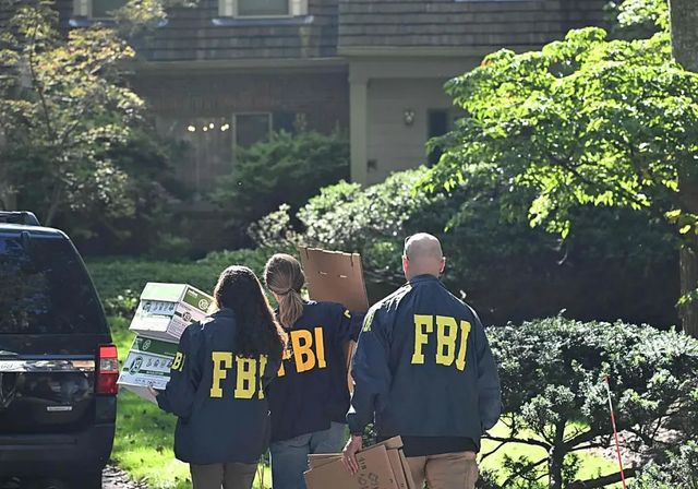 El FBI detiene a cinco personas por planear atentados en Nochevieja en Los Ángeles