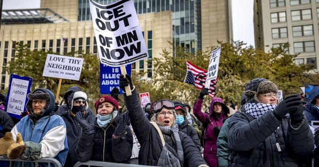 Circa 1.500 de soldați sunt în așteptarea unei posibile desfășurări la Minneapolis, anunță Pentagonul