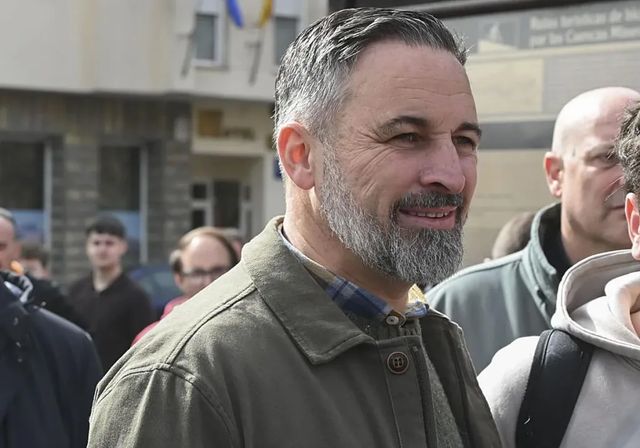 El acercamiento entre el PP y el PNV desata las críticas en Vox