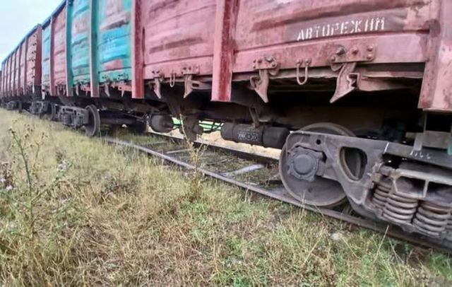 Cinci vagoane ale unui tren de marfă au deraiat pe sectorul Cahul–Prut 2