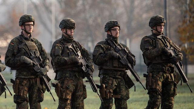 Германия изпраща войници на помощ в укрепването на източната граница на Полша