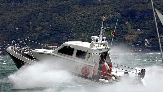 Barca si capovolge, muoiono due pescatori nel nord Sardegna