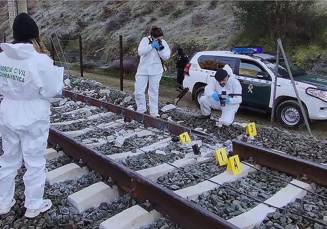 La Guardia Civil cuestiona la cualificación y supervisión de los técnicos que validaron las soldaduras de Adamuz