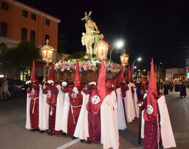 La lluvia obliga a suspender la procesión y el juramento de silencio de Zamora