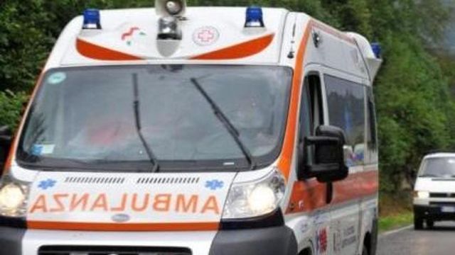 Operaio di 56 anni muore a Meina sul lago Maggiore schiacciato da un macchinario