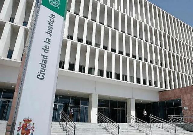 Archivan el caso del profesor de Religión de Málaga investigado por abusos y denunciado por 17 menores