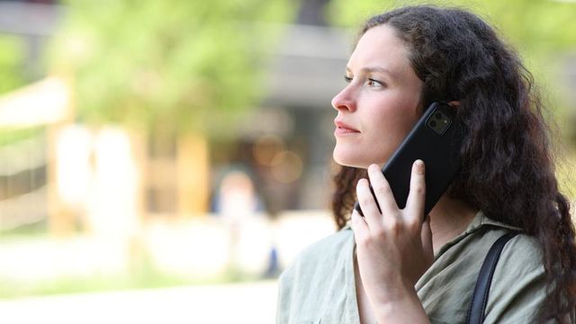 Telefoanele mobile nu cresc riscul de cancer cerebral, arată un nou studiu