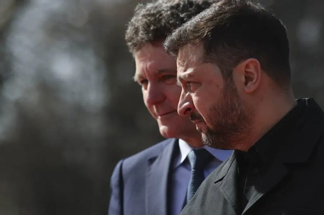 Nicușor Dan, discuție cu Zelenski după drona căzută pe un bloc din Galați: România și Ucraina accelerează producția comună de drone