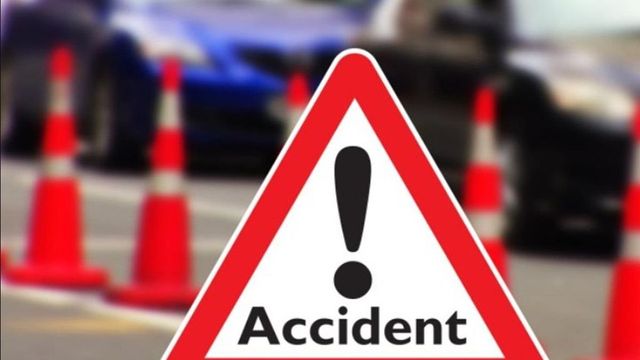 Două persoane au ajuns la spital după un accident în lanț la Florești