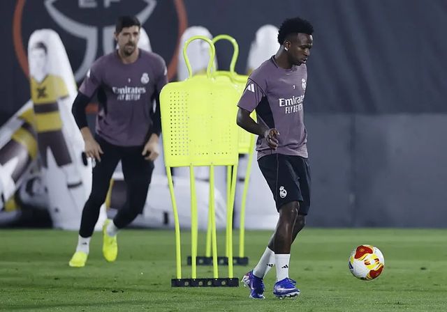 Un derbi, herida inicial de Xabi Alonso, abre la vía hacia su redención