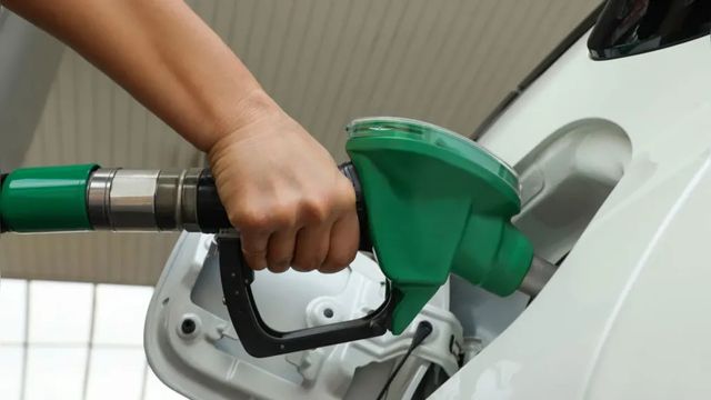 ANRE anunță noile prețuri la carburanți