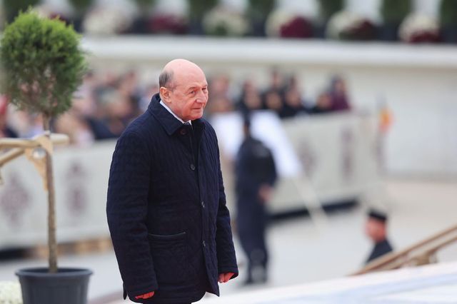 Băsescu avertizează: „Carburantul trebuie raționalizat acum, altfel riscăm o criză”