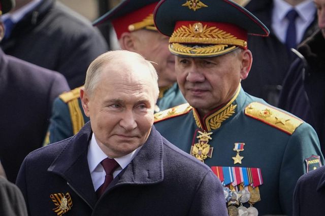 Putin rimuove il ministro della Difesa Shoigu