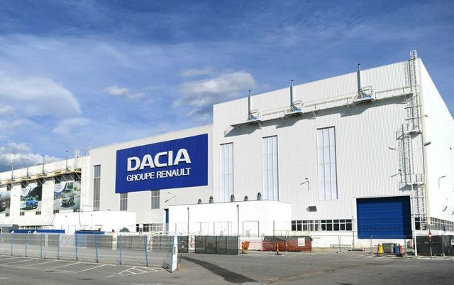 Dacia oferă prime salariaților care pleacă din uzină