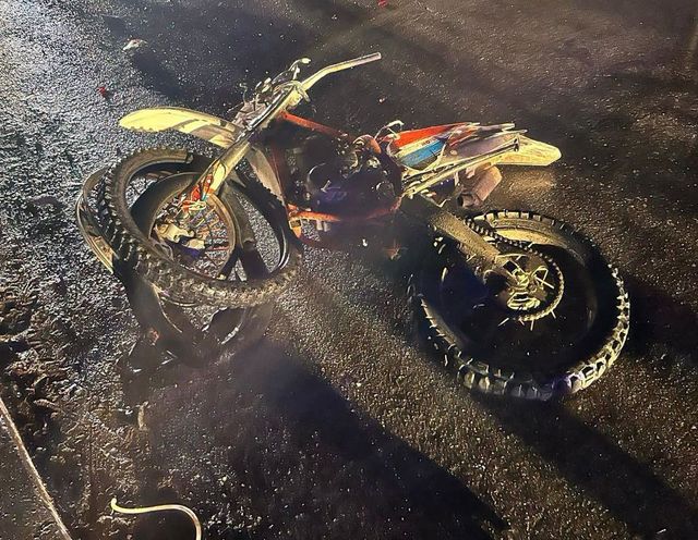 Accident grav la Cornova: Un tânăr de 20 de ani a murit după ce s-a lovit cu motocicleta de o mașină parcată