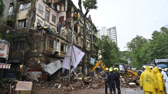 Woman Killed, 3 Injured After Balcony Collapse Of 'Dilapidated' South Mumbai House Amid Incessant Rain