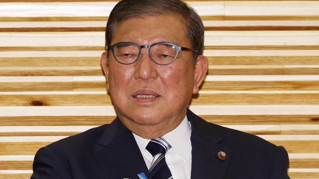 Lemondott a japán miniszterelnök