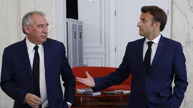 Emmanuel Macron l-a numit prim-ministru al Franței pe aliatul său centrist François Bayrou