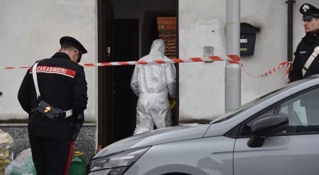 Accoltella i genitori e il fratello a Fano nella notte, fermato un ragazzo