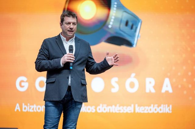 Rendőrségi nyomozás indult a Gondosóra program miatt